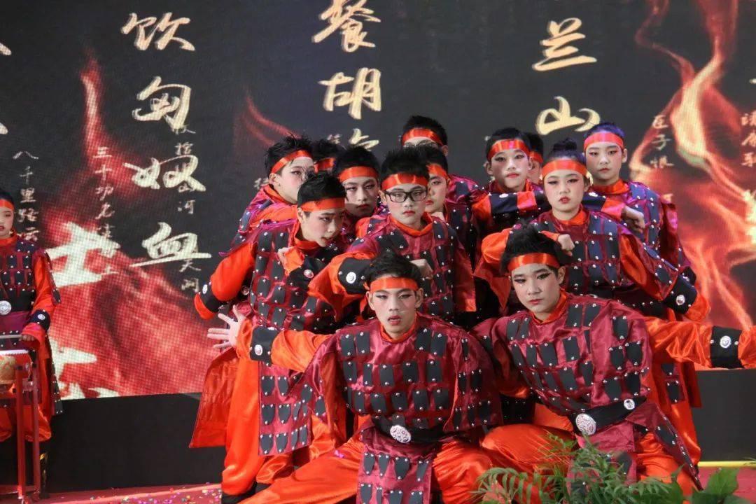 千元价位段中它的拍照效果很好,小米手机全系版降至新低