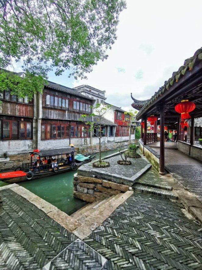 春节期间，加油站正常营业吗？